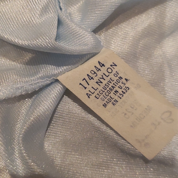 Vintage Gilead Nylon Robe, Size M - Picture 9 of 9